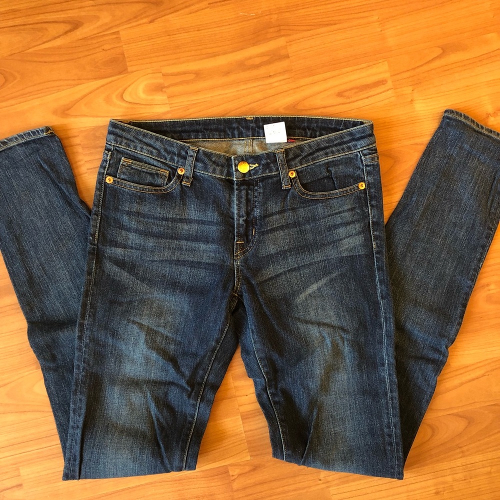 Uniqlo tarpered jeans size 4